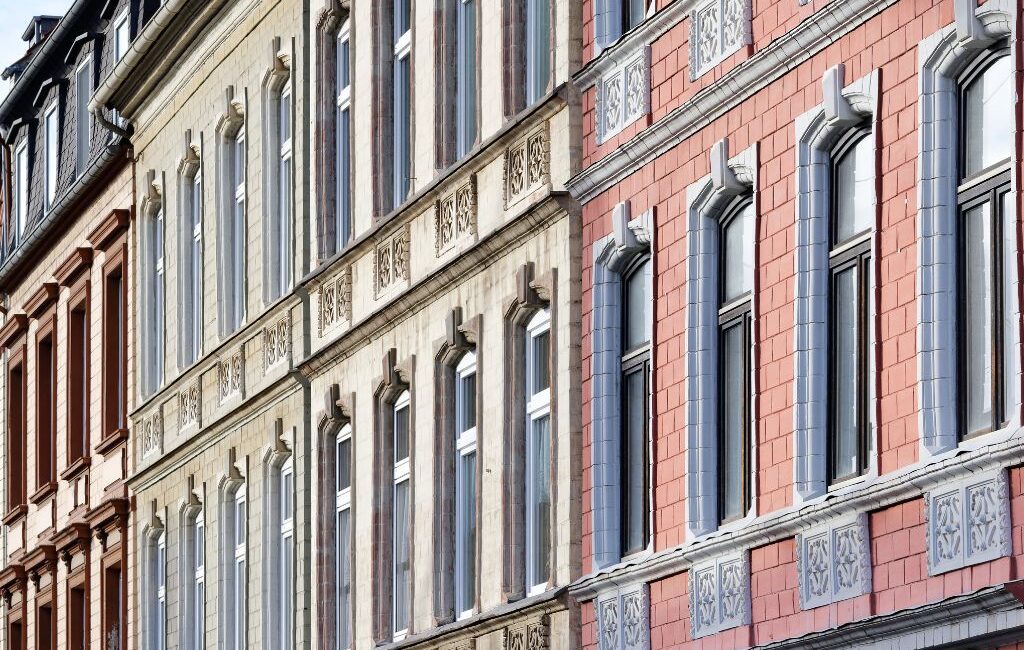 Skup kamienic w Polsce – co musisz wiedzieć, zanim sprzedasz?