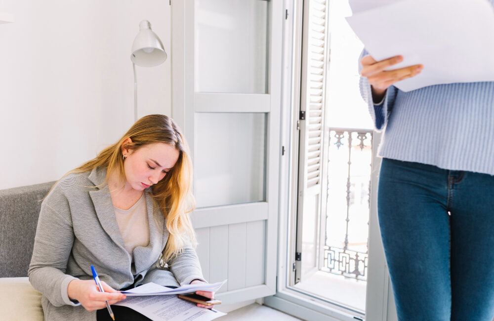 Jak sprzedać zadłużone mieszkanie krok po kroku?